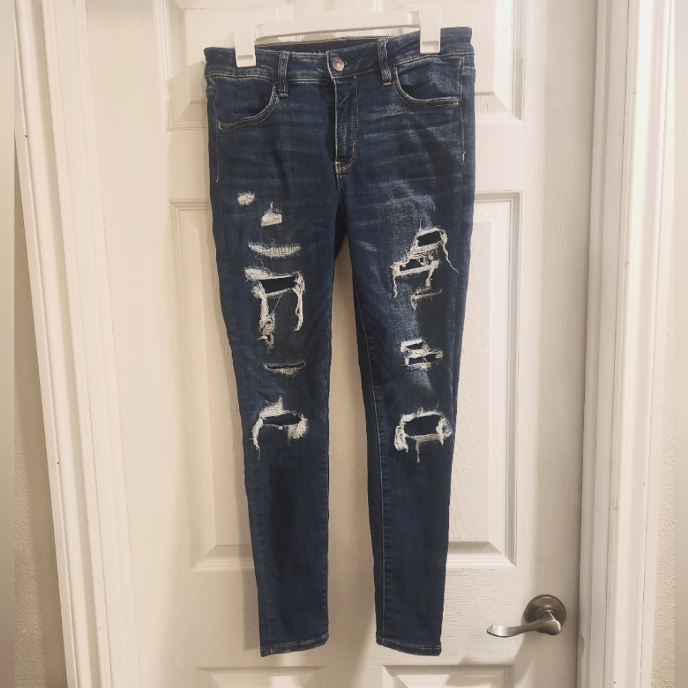 NWOT American Eagle Distressed Skinny Jeans - 8P